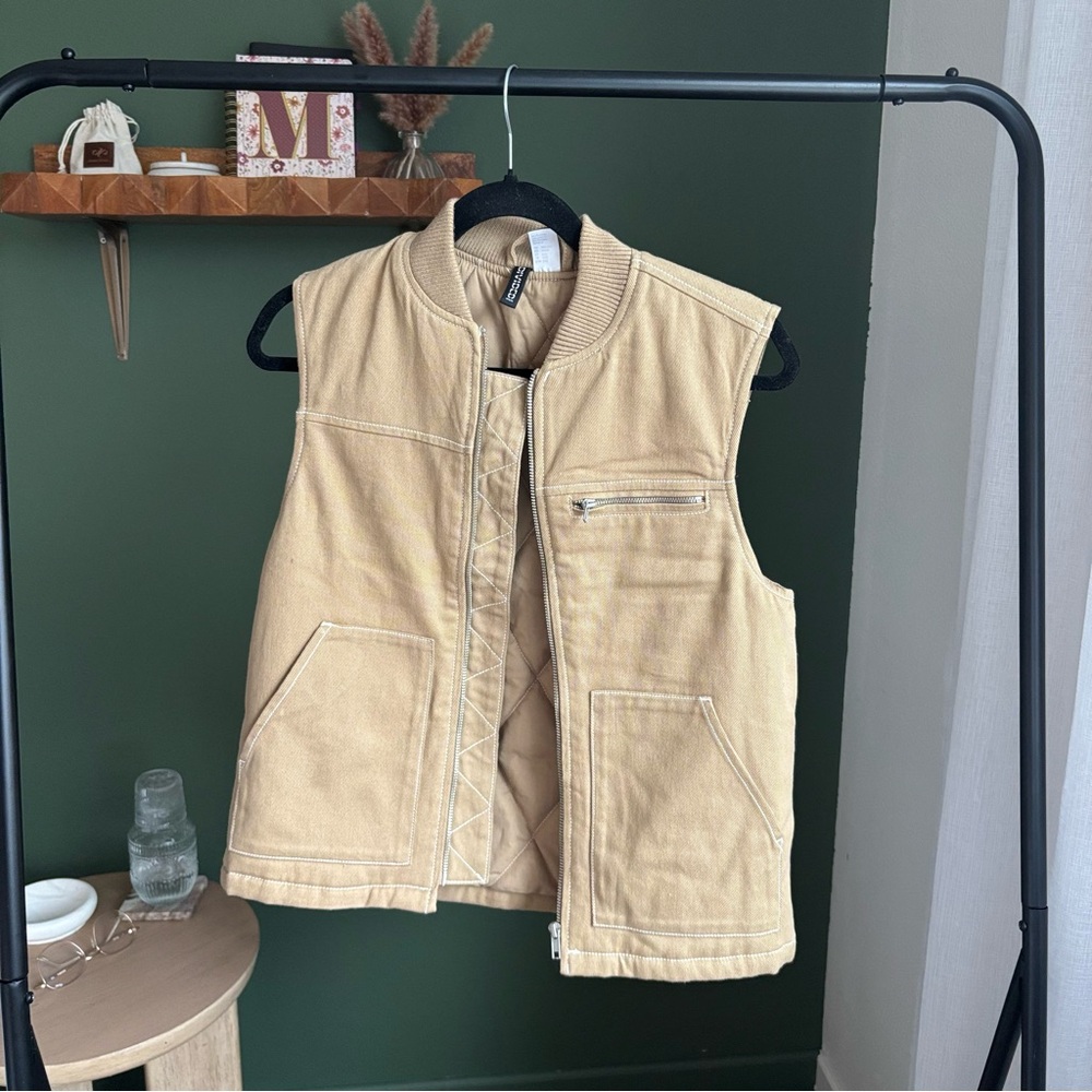 H&M Men's Beige Vest with Pockets XXS